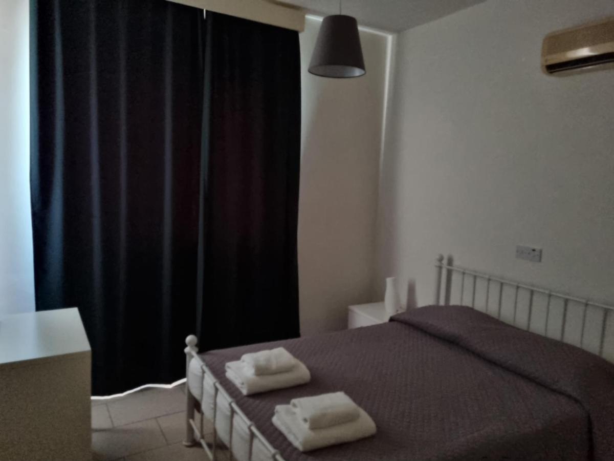 Cosy One Bedroom Apartment In Pafos Екстер'єр фото