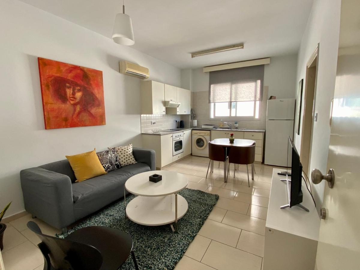 Cosy One Bedroom Apartment In Pafos Екстер'єр фото